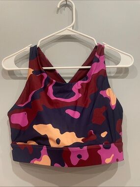 Women's High-Neck Sports Fabletics sports bra in camo large
